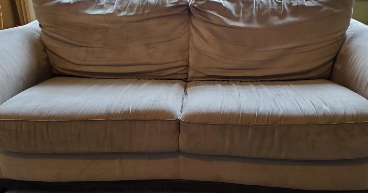 Free Used Couch for Free in West Sacramento, CA For Sale & Free