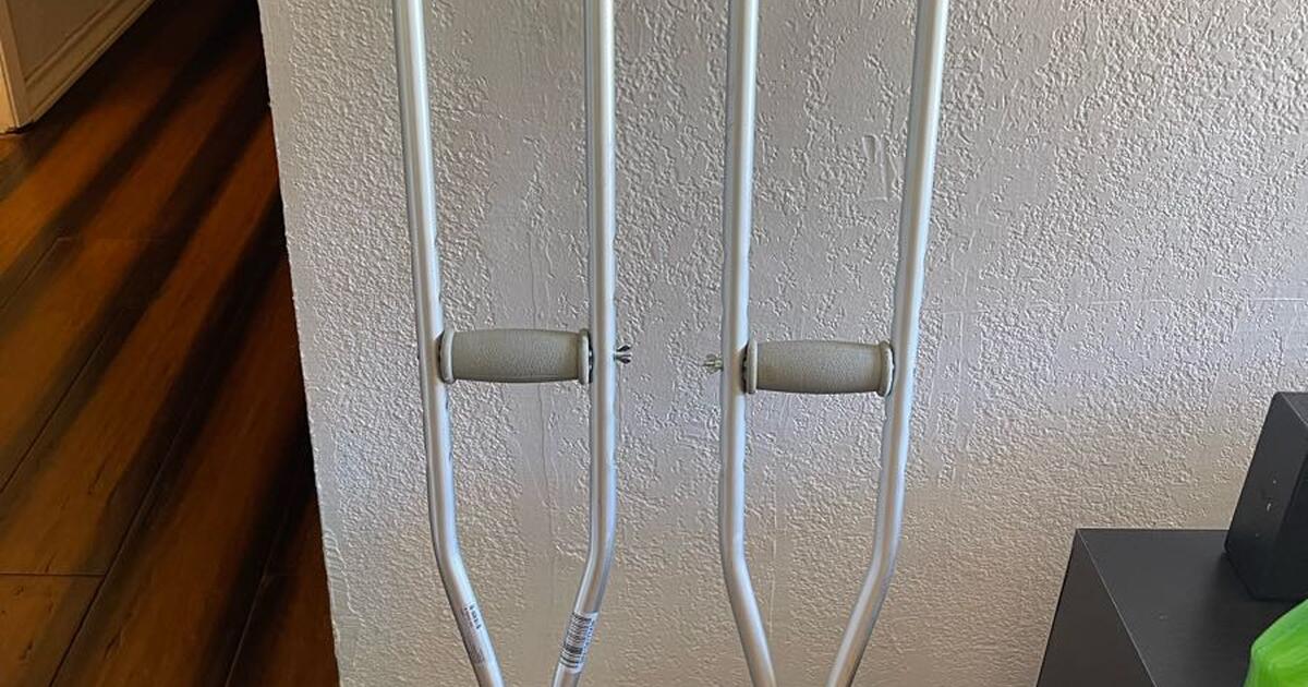 Free crutches for Free in San Antonio, TX For Sale & Free — Nextdoor