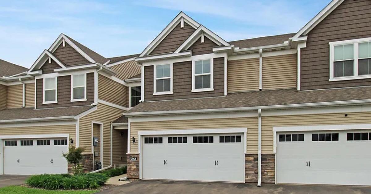 Townhome for sale for 395000 in Inver Grove Heights, MN For Sale