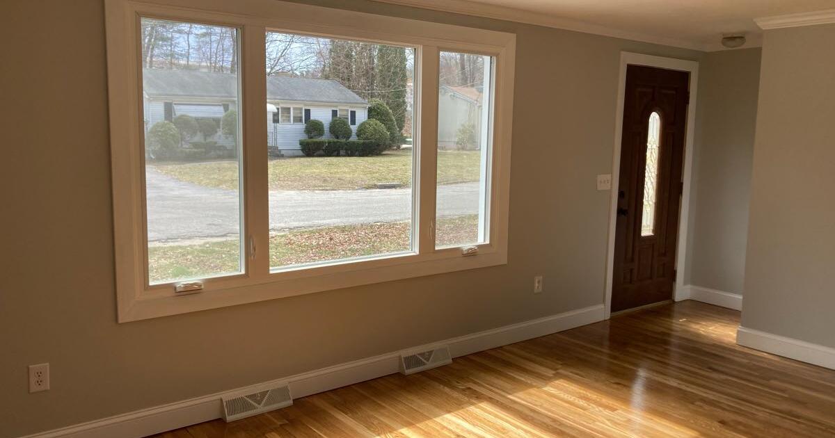 7 Room House with big yard for rent for 2600 in Stow, MA For Sale