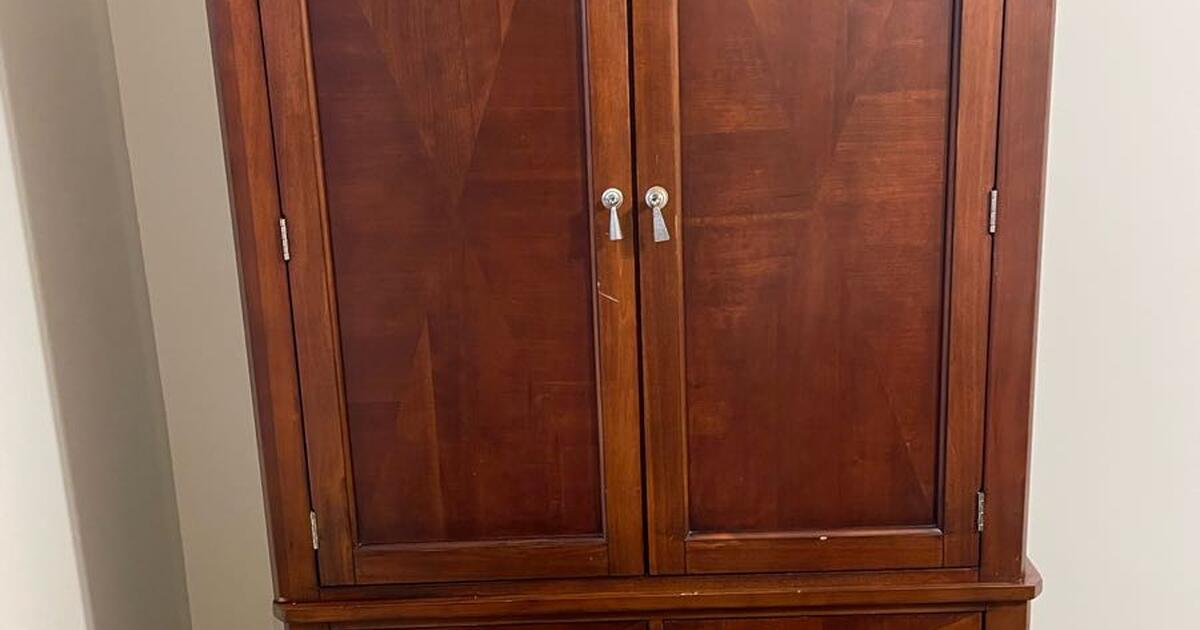 Armoire for 200 in Minneapolis, MN Finds — Nextdoor