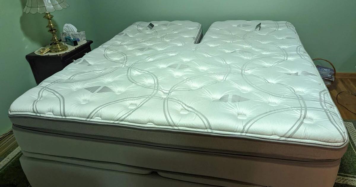 Sleep number flex top California King bed & base for 500 in Newark, OH