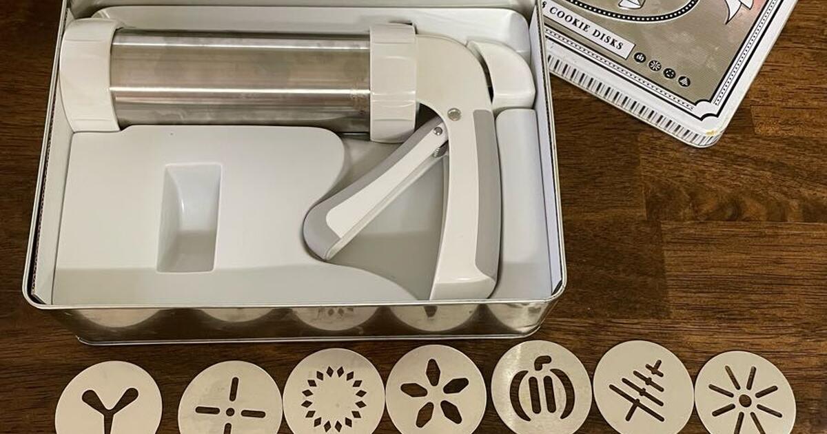 William Sonoma cookie dough press for 10 in Waller, TX Finds — Nextdoor