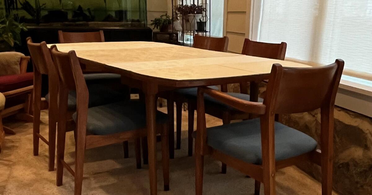 Breathtaking Vintage Drexel Heritage Biscayne Walnut Furniture Set for