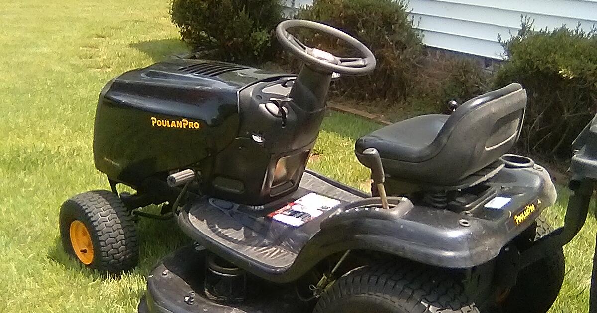42" Riding lawn mower/Bagger for 650 in North Chesterfield, VA For