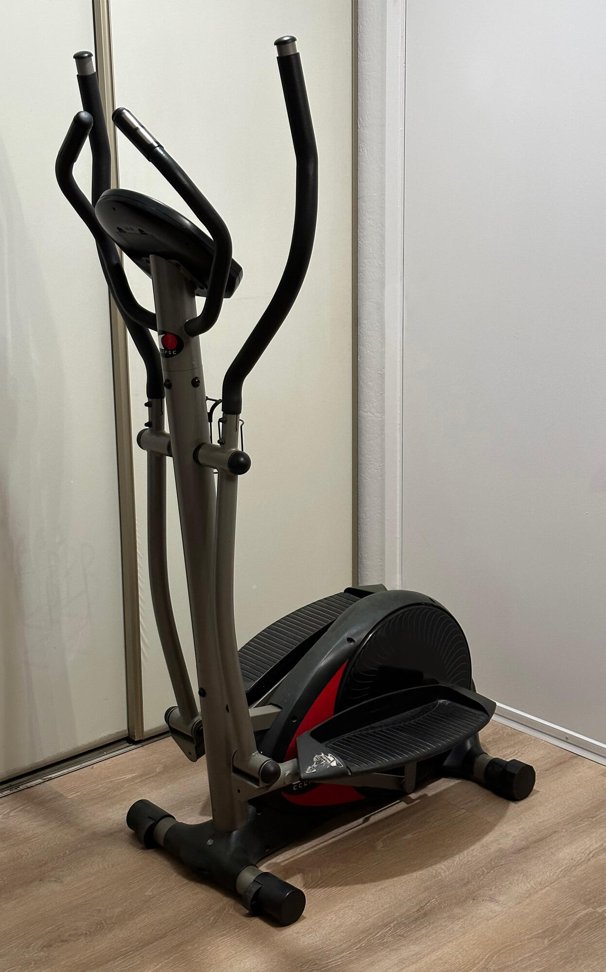 Eclipse 1100 HR/A Elliptical Trainer for 99 in Fremont, CA For Sale