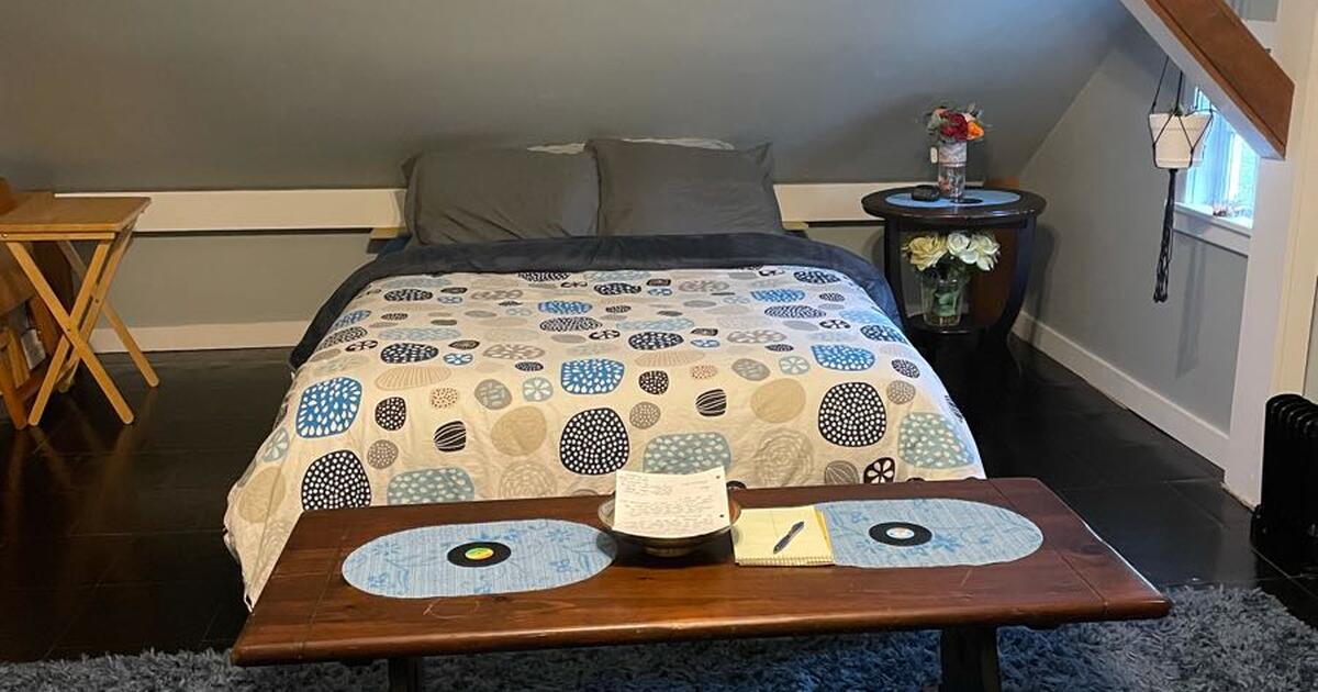 Upstairs room for rent for 900 in Hamden, CT For Sale & Free — Nextdoor