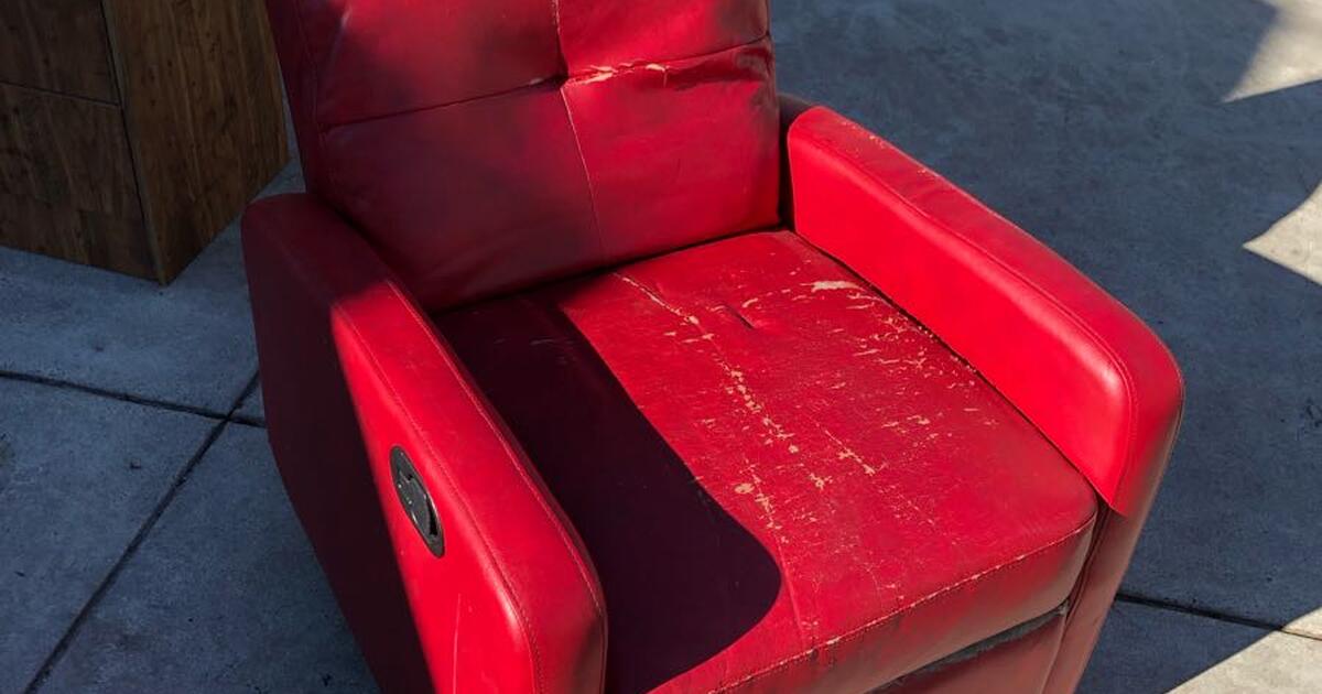 Recliner for Free in San Jose, CA Finds — Nextdoor