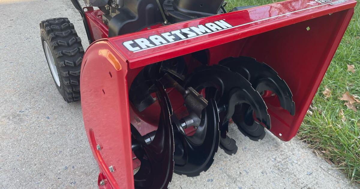 Craftsman 24 inch Snow blower for 399 in Cherry Hill, NJ For Sale