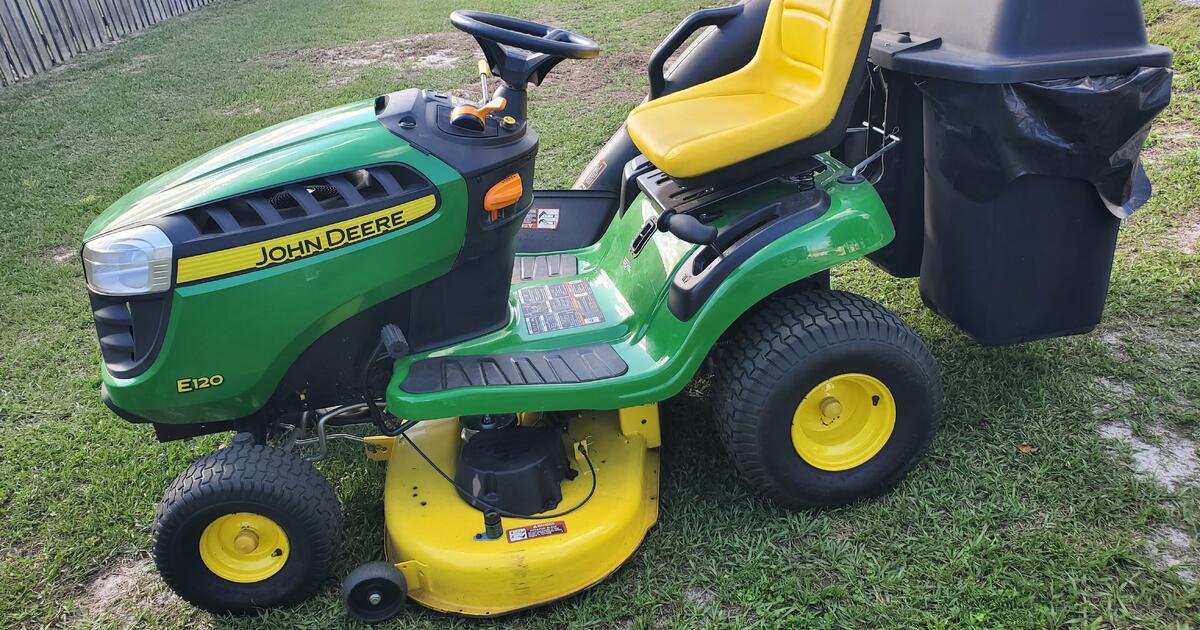 John Deere Riding Mower for 1500 in Winter Haven, FL For Sale & Free
