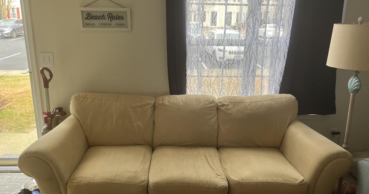 Sofa/ couch for Free in Fredericksburg, VA For Sale & Free — Nextdoor