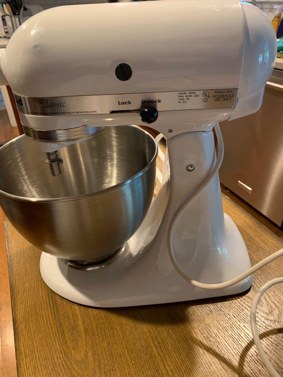 ReNew Family Consignment - 💥WOW💥 This KitchenAid Artisan Stand Mixer (in  pistachio) has been used less than 10 times and is a huge discount off the  retail price. Find it online here