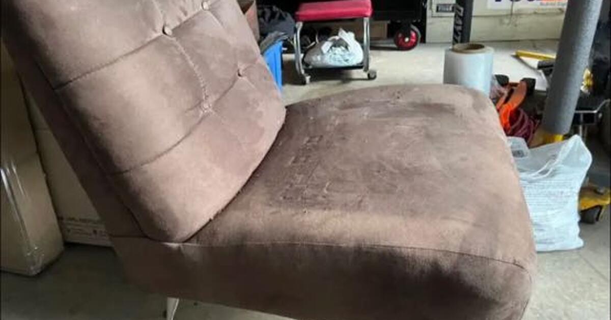 Free chair NEED IT GONE BY TODAY for Free in Beaverton, OR For Sale