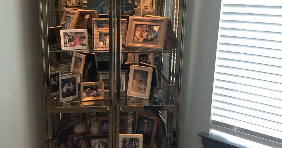 Lighted and Mirrored Corner Curio for 210 in Knoxville, TN