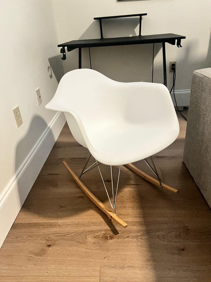 Modern rocking chair for 20 in Baton Rouge, LA For Sale & Free — Nextdoor