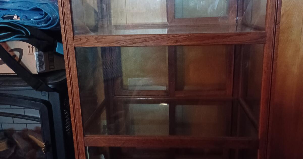 Antique Display for 200 in Corpus Christi, TX For Sale