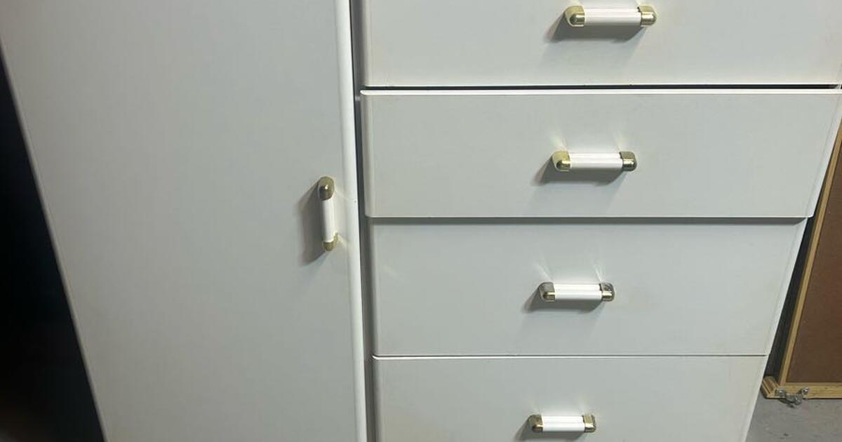 Free dresser and futon in Omaha, NE For Sale & Free — Nextdoor