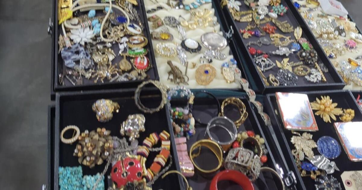 Going Out Of Business Vintage Jewelry Sale for 1 in Grayslake, IL