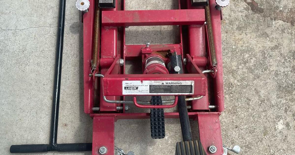Larin Strongway 1500Lb. Hydraulic Motorcycle Lift/Utility Vehicle Lift