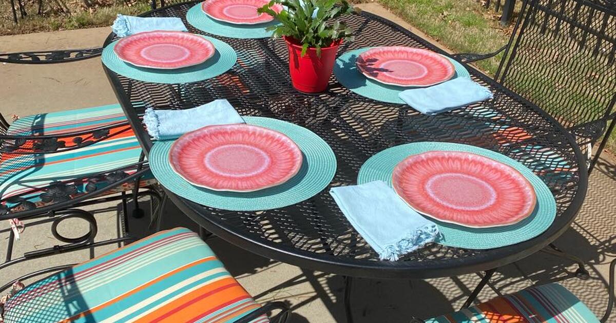 Wrought Iron Outdoor Dining Set (6 pieces) for 500 in Greenville, SC
