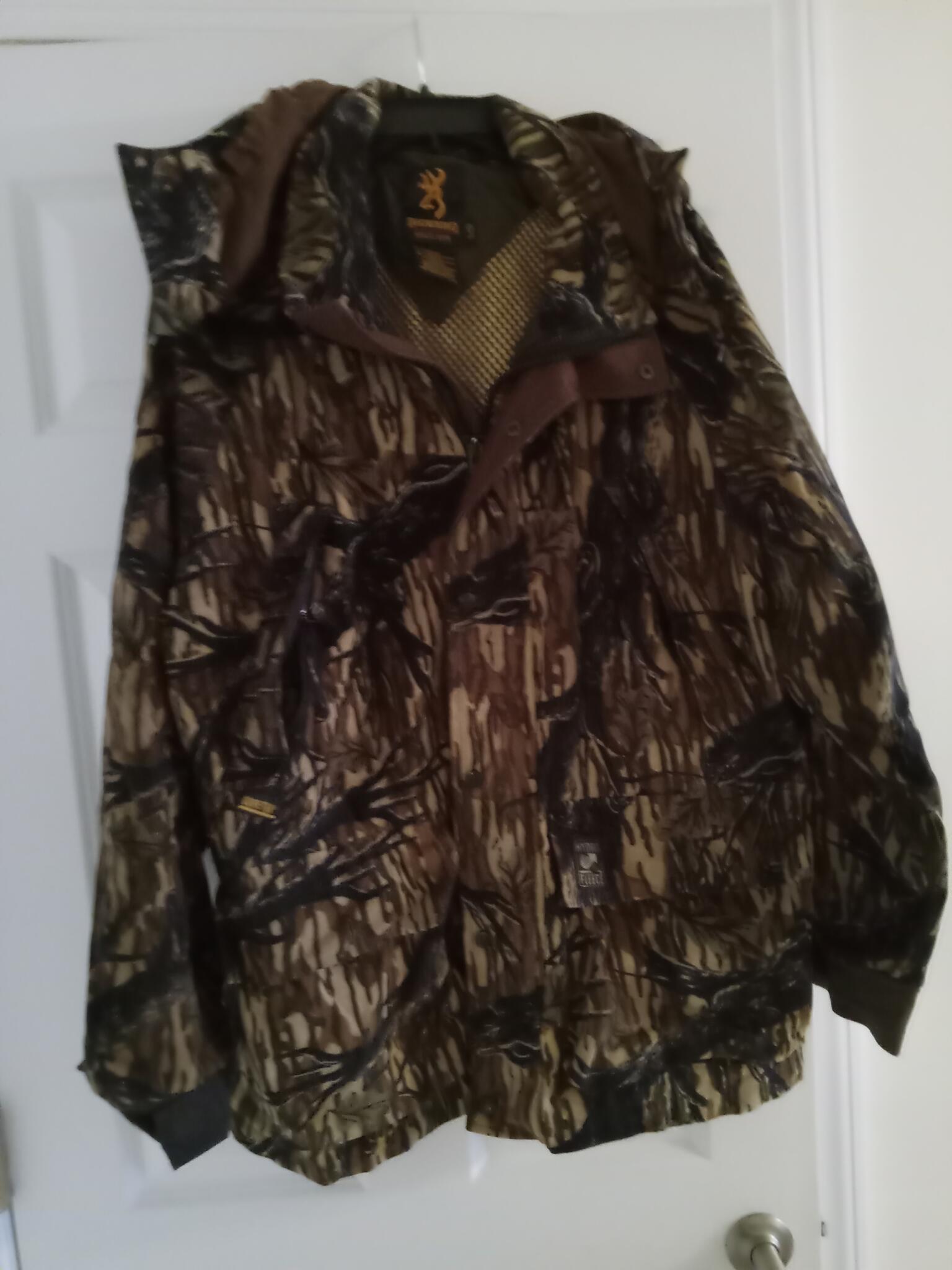 Hunting jackets, shirts, pants, sox's, vest, hat, gloves. for $10 in ...