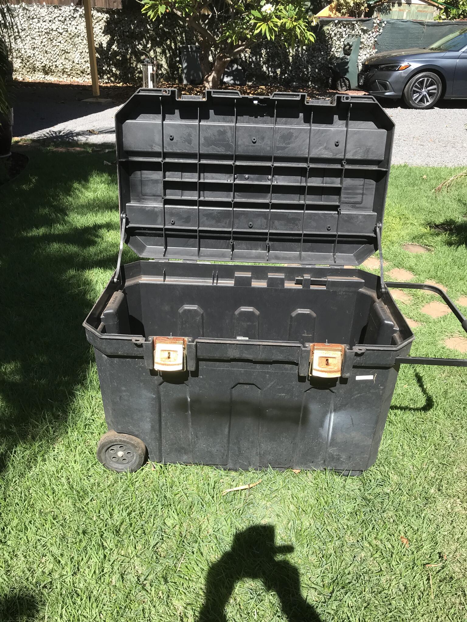 BIG plastic tub for 25 in Kihei, HI For Sale & Free — Nextdoor