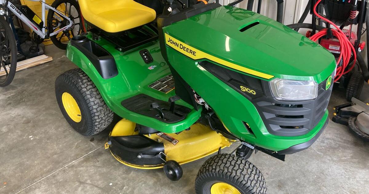 John Deere Lawn Tractor for 1500 in Bluffton, SC For Sale & Free