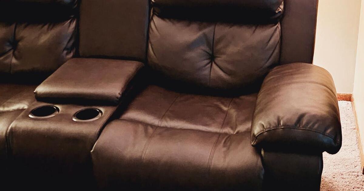 Couch PICK UP IN JACKSON, NEED GONE ASAP BY TUES OR WILL HAVE TO THROW