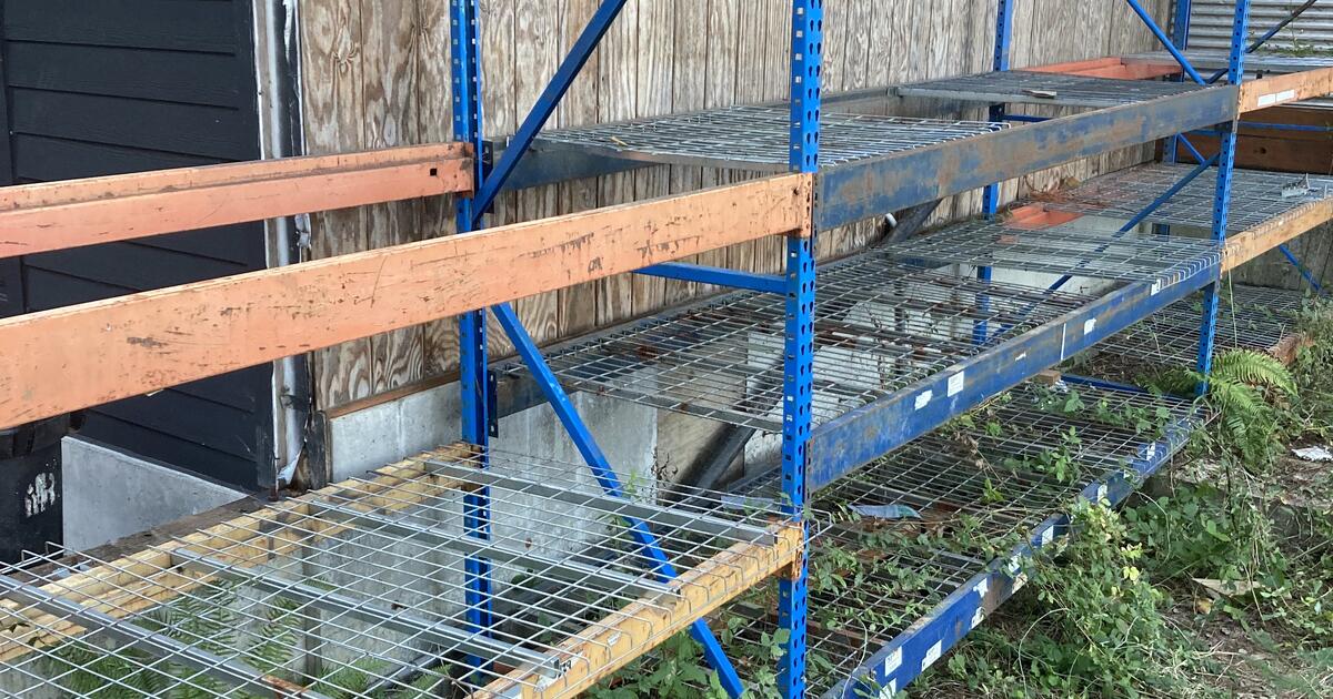 Heavy Duty Shelving Pallet Rack Shelves in Shelton, WA For Sale