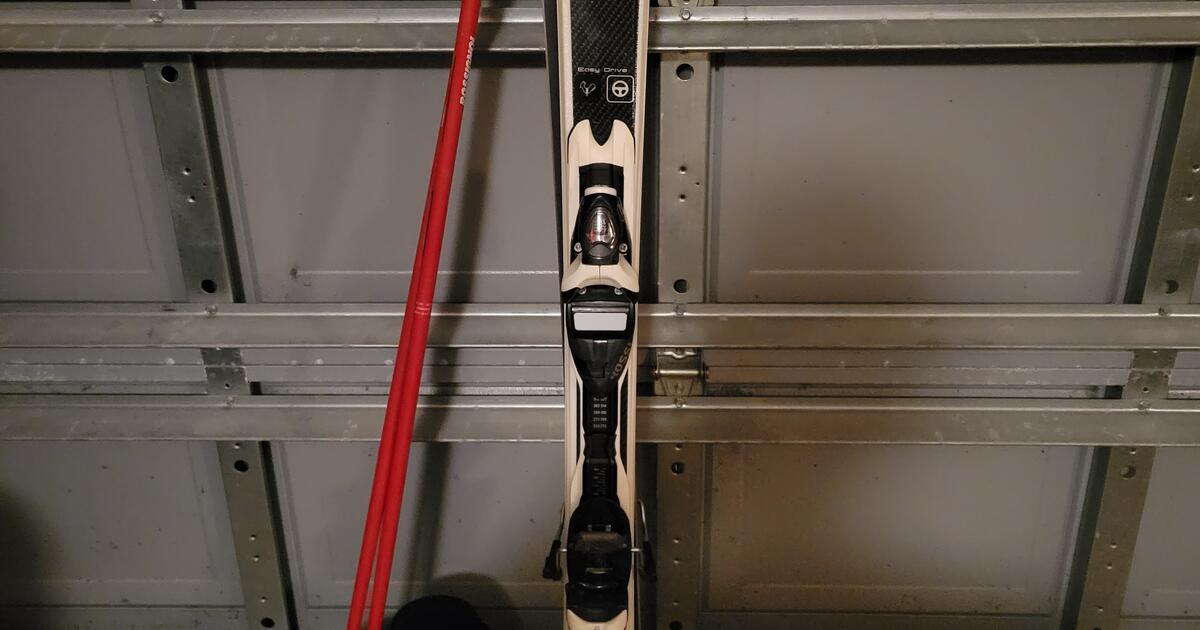 Downhill Ski Equipment for Free in North Fort Myers, FL Finds — Nextdoor