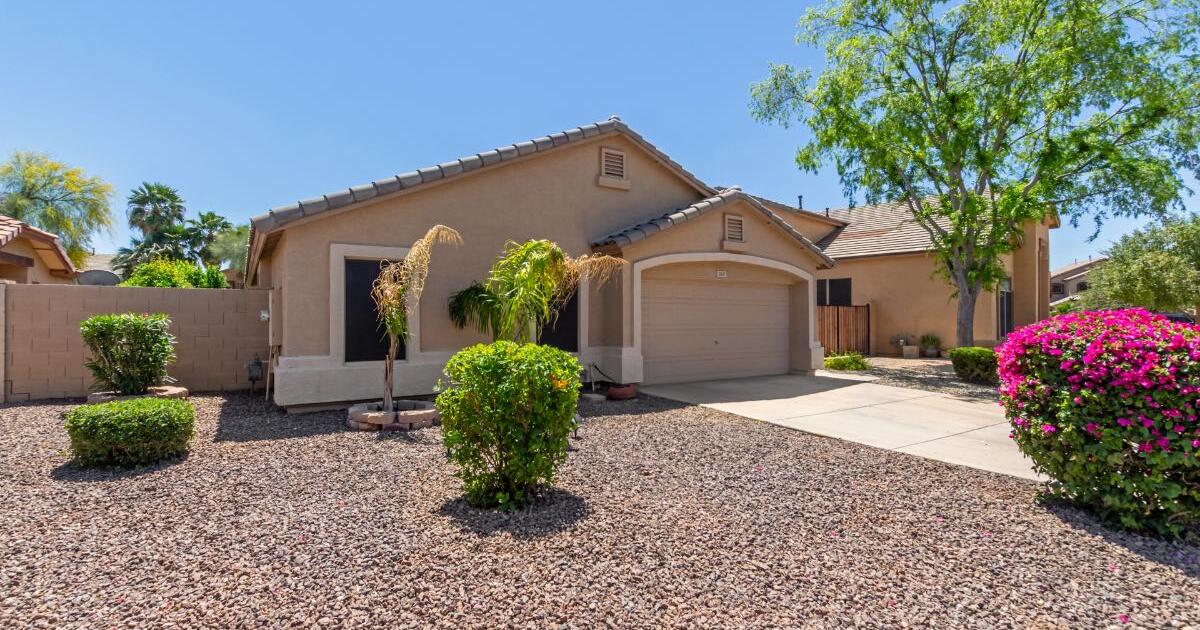 Furnished Rental 3BR +den for 3000 in Gilbert, AZ For Sale & Free