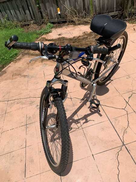 Schwinn skyliner sr suntour m2000n on sale