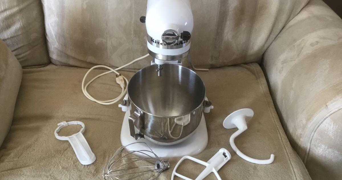 Beautiful Kitchenaid Stand Mixer for 120 in Columbus, OH For Sale