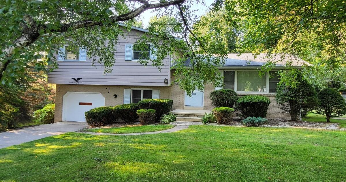 Home For Sale 1989 Rettig Drive Hermitage Pa 16148 for 229900 in