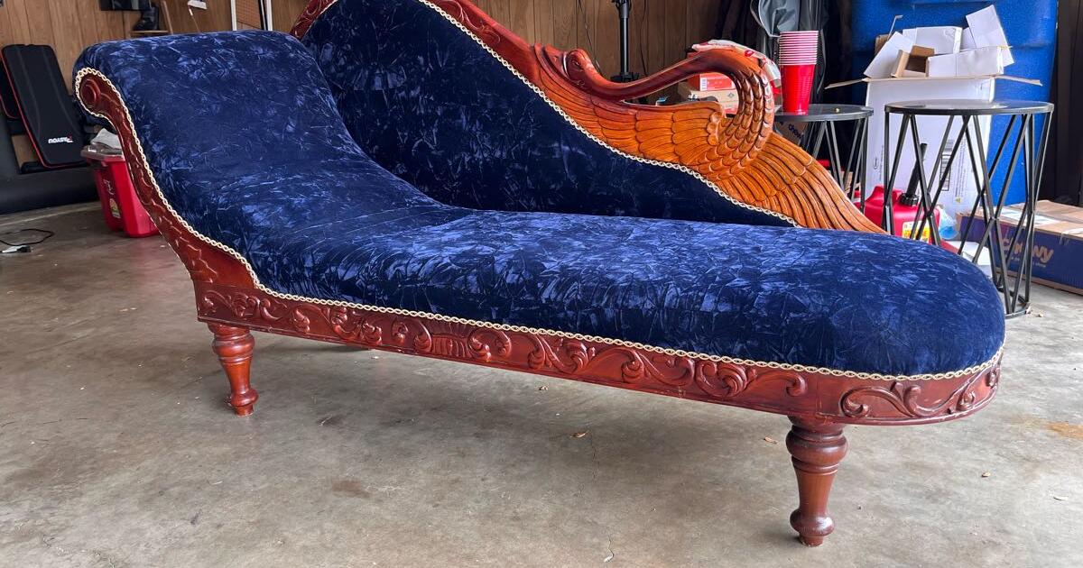 Velvet upholstered Swan Back Fainting Couch for 599 in Austin, TX