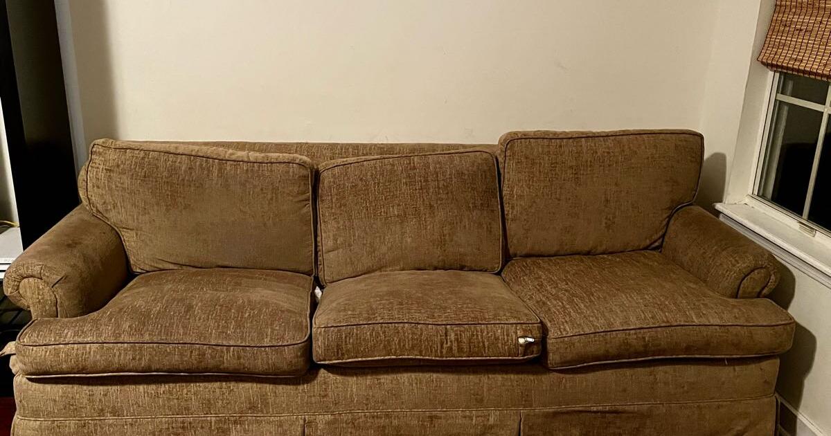 Free couch for Free in Jacksonville, FL Finds — Nextdoor