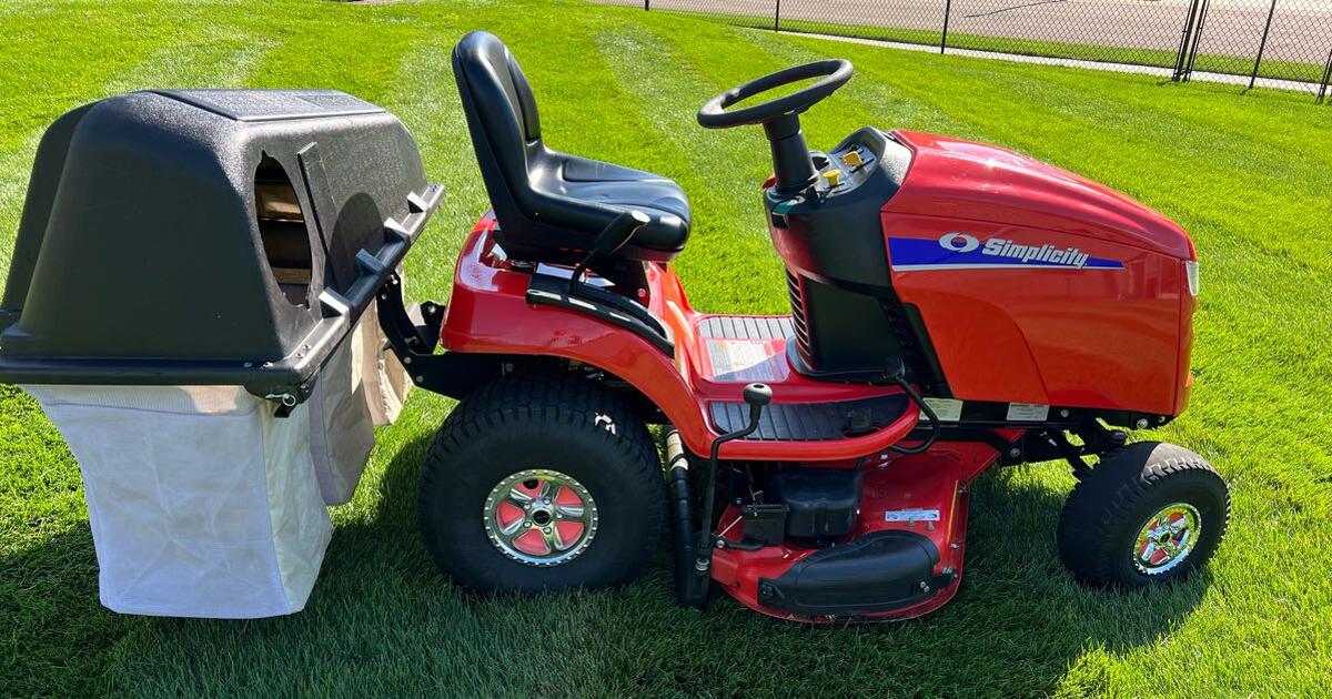Simplicity Regent EX 23HP W 46 Deck Mulch Kit Bagger 225 Hours 