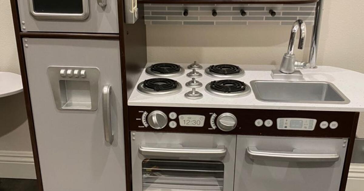 KidKraft Uptown Espresso Wooden Play Kitchen (Great Shape, chip in back, faucet comes off easy