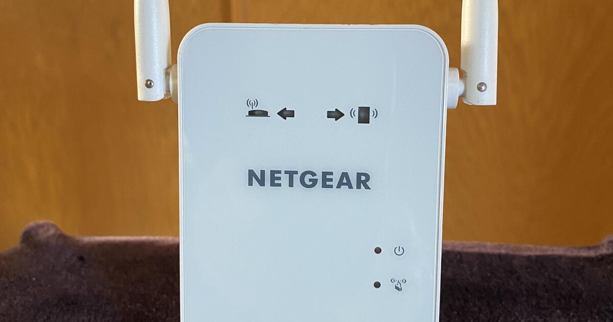 NETGEAR WiFi Range Extender Mo EX6100 for 40 in Long Beach, CA