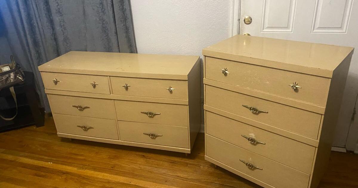 Old dresser set for 150 in Des Moines, IA For Sale & Free — Nextdoor
