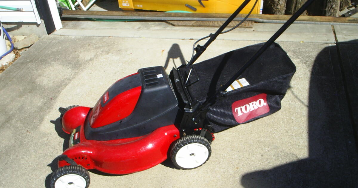 Toro Electric Lawn Mower (ECycler) for 30 in Columbus, OH Finds