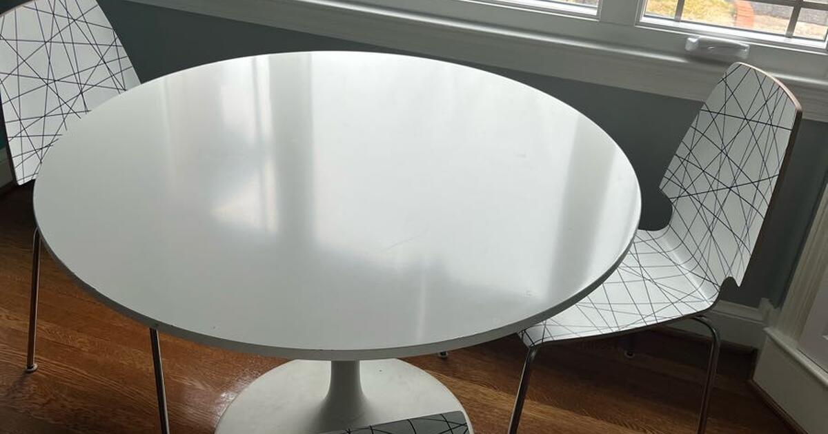 Ikea round table with three chairs for 150 in arlington va for sale