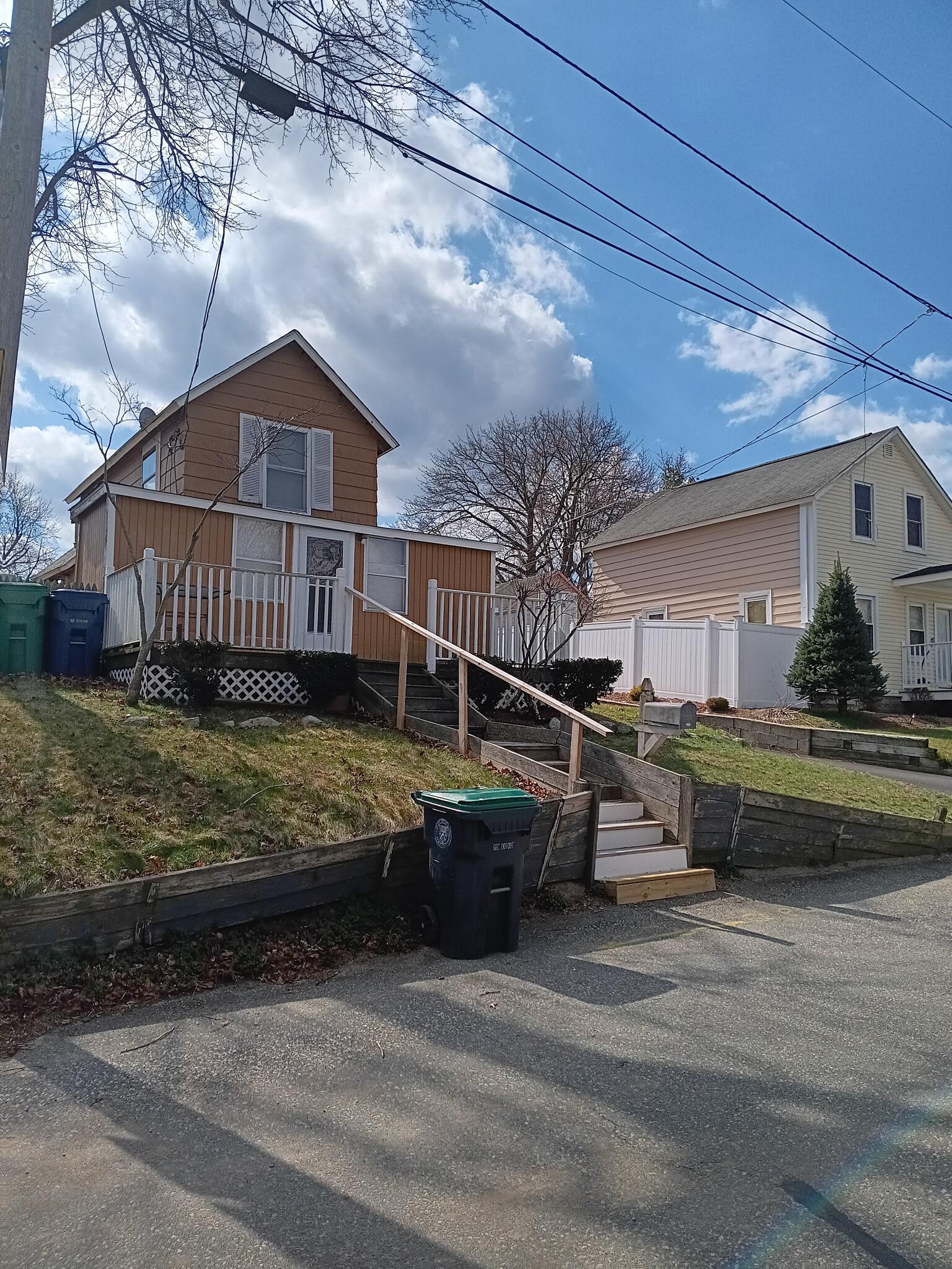 House For Rent Warwick, RI Off Westshore Road. for 1500 in Cranston