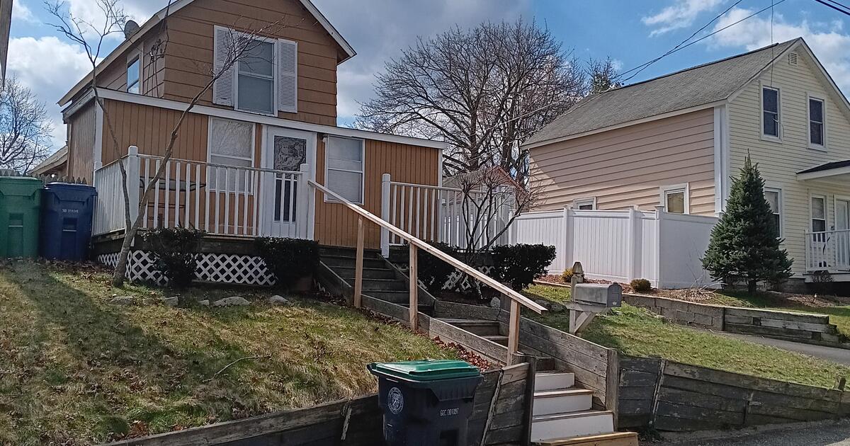 House For Rent Warwick, RI Off Westshore Road. for $1500 in Cranston ...