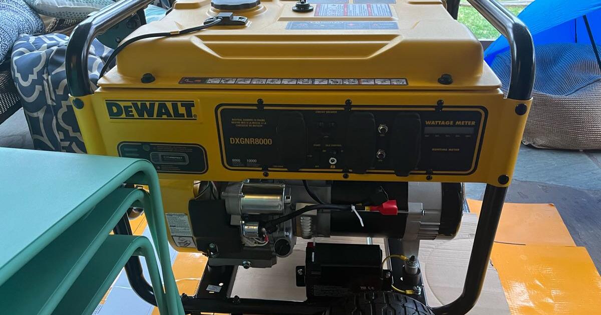 DeWalt 8000watt generator used once 1,099 for 1099 in Ann Arbor