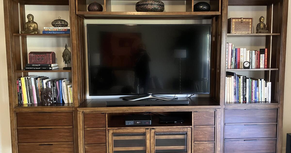 Wall unit for Free in Sarasota, FL For Sale & Free — Nextdoor