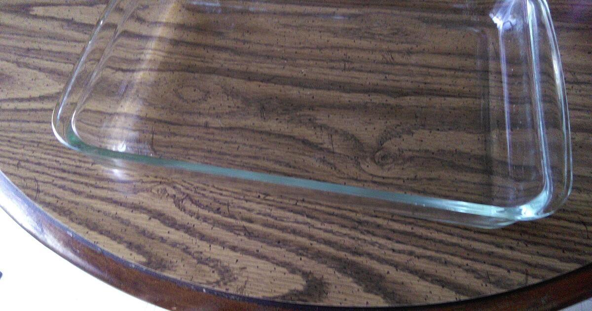 Large Pyrex casserole dish for 5 in Maryland Heights, MO Finds