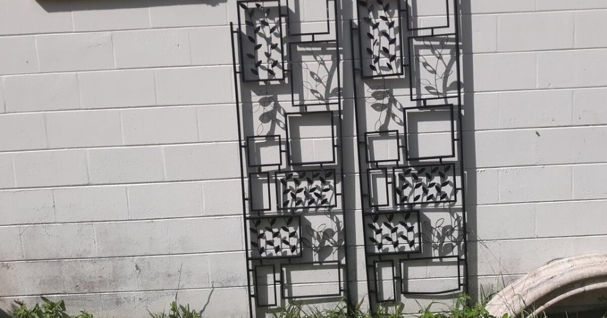 SET OF BLACK METAL TRELLISES 78"H×22"W for 50 in Beverly Hills, FL