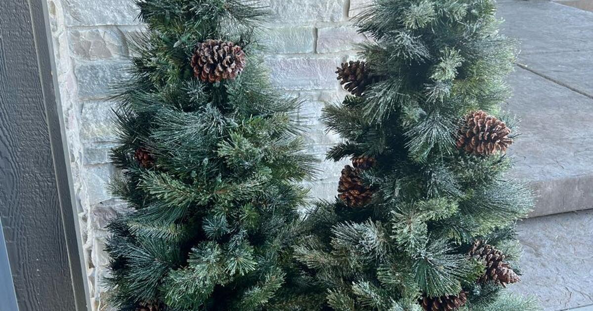 Christmas Tree Decorations for 50 in Waunakee, WI For Sale & Free