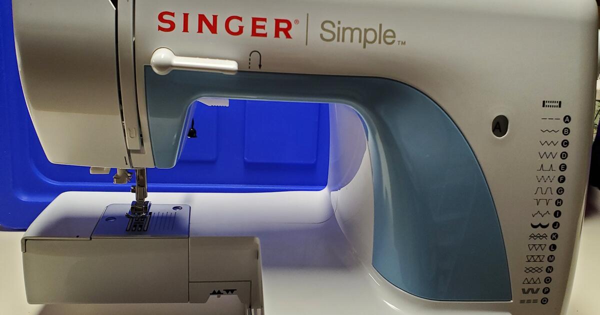 Sewing Machine for 50 in Delaware, OH For Sale & Free — Nextdoor